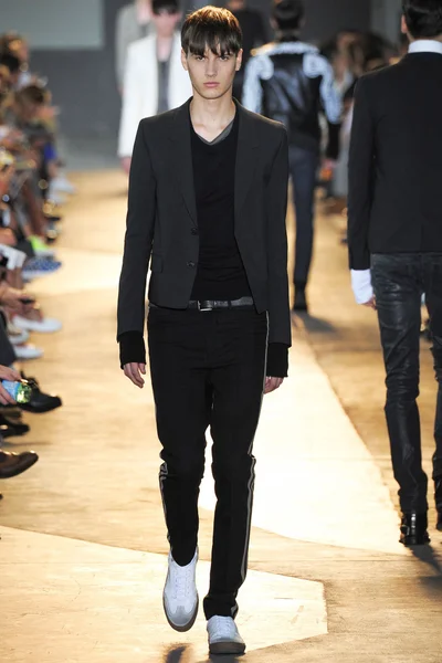 Look 8